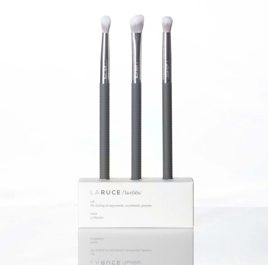 JUEGO DE BROCHAS DE MAQUILLAJE DE 3 PIEZAS CHRIS