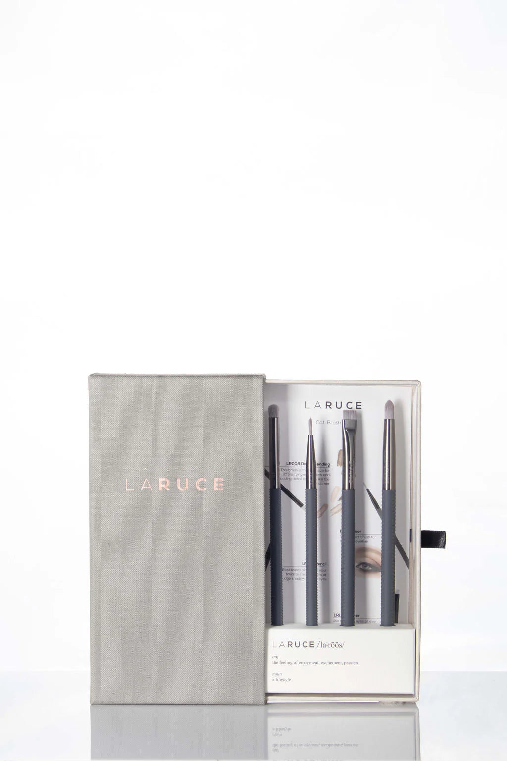 JUEGO DE BROCHAS DE MAQUILLAJE DE 4 PIEZAS CATI