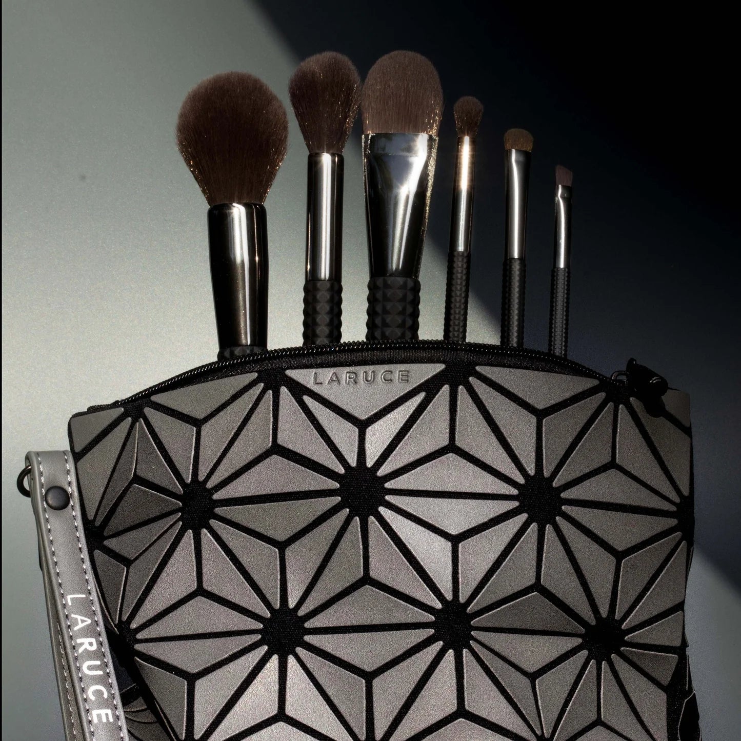 JUEGO DE BROCHAS DE MAQUILLAJE DE 6 PIEZAS HELEN CON BOLSA DE TRANSPORTE