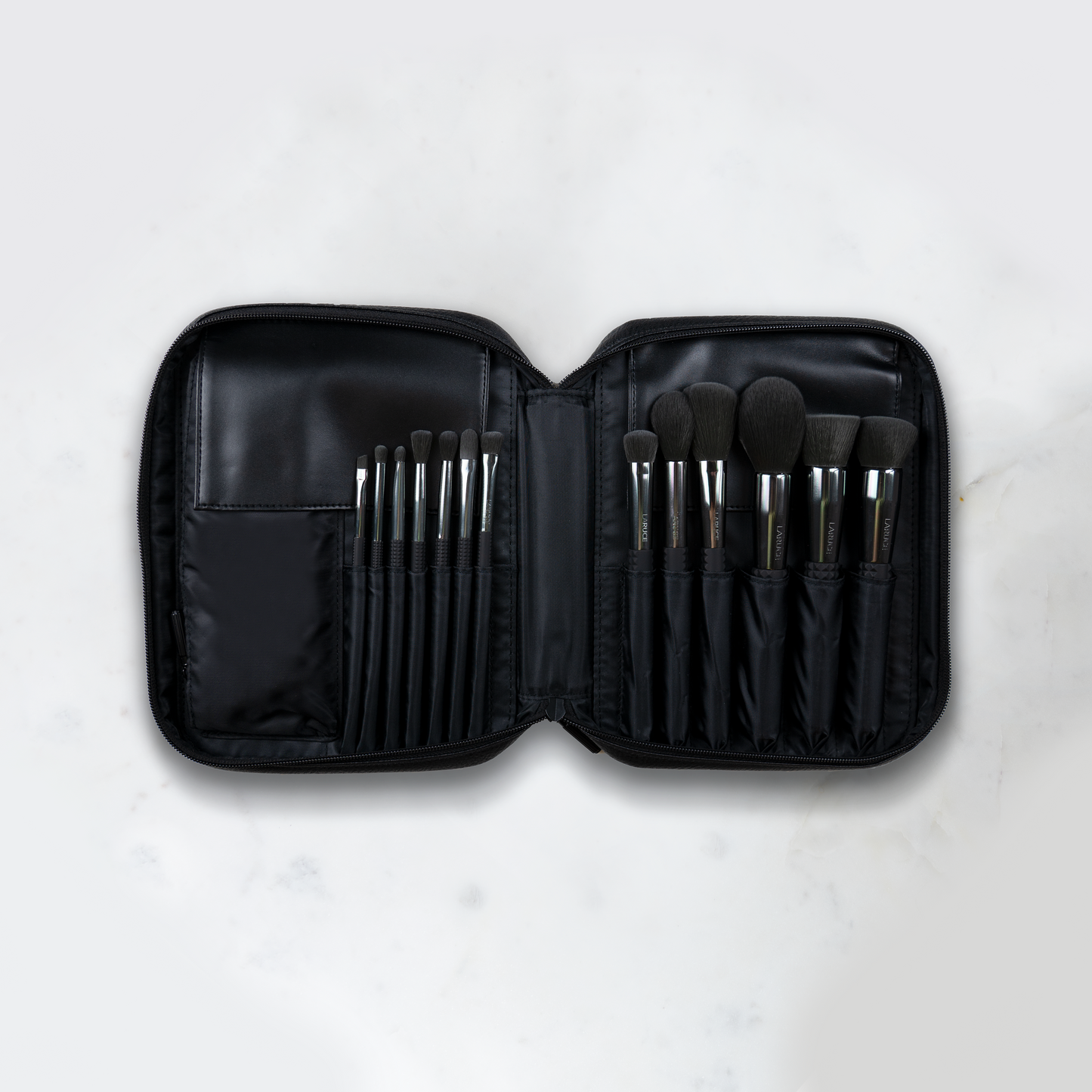 JUEGO DE BROCHAS DE MAQUILLAJE ANN DE 13 PIEZAS CON ESTUCHE