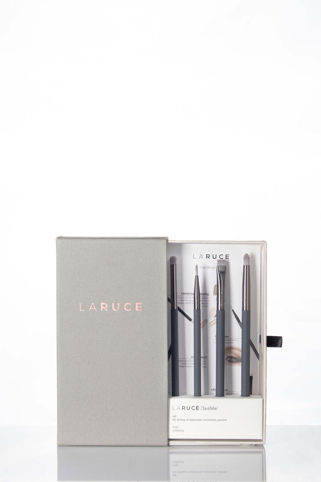 JUEGO DE BROCHAS DE MAQUILLAJE DE 4 PIEZAS CATI