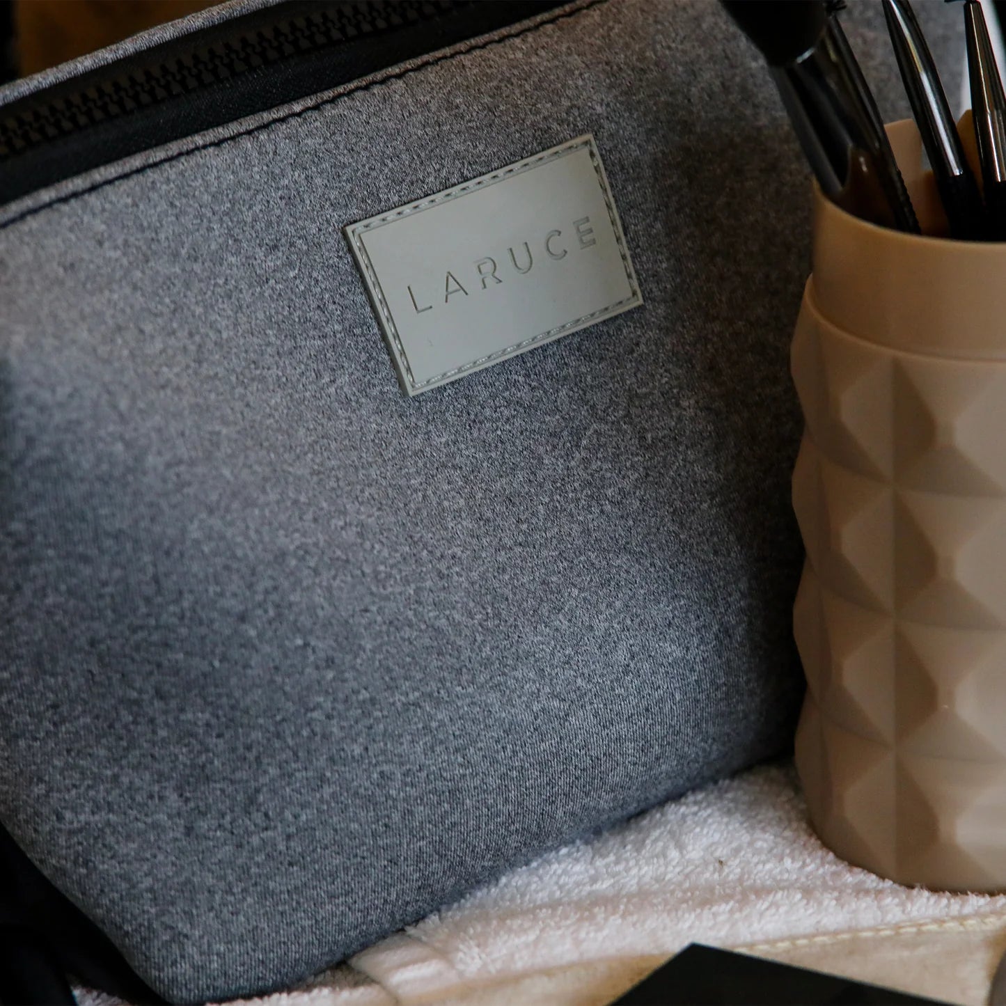 BOLSO DE MAQUILLAJE LARUCE MEL